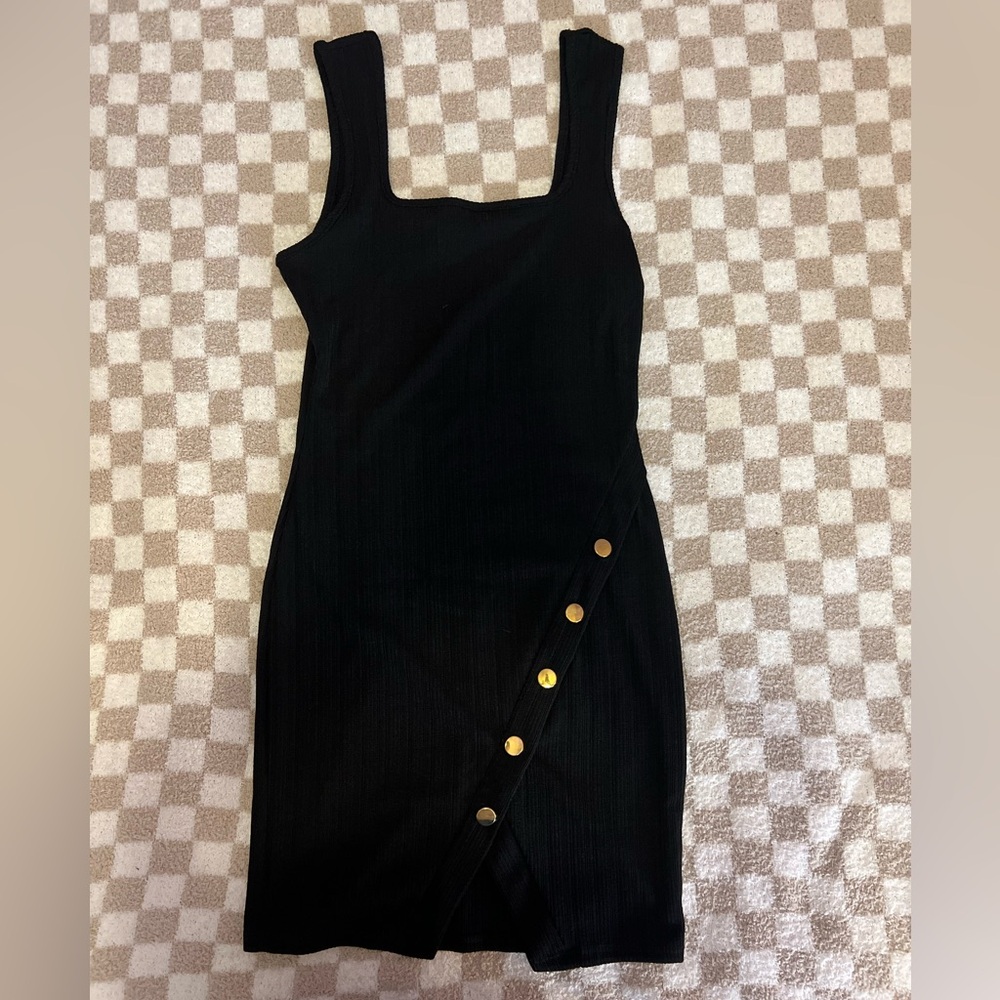 Chic Black Mini Dress with Gold Button Detail (L)
